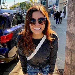 Meet your Posher, April